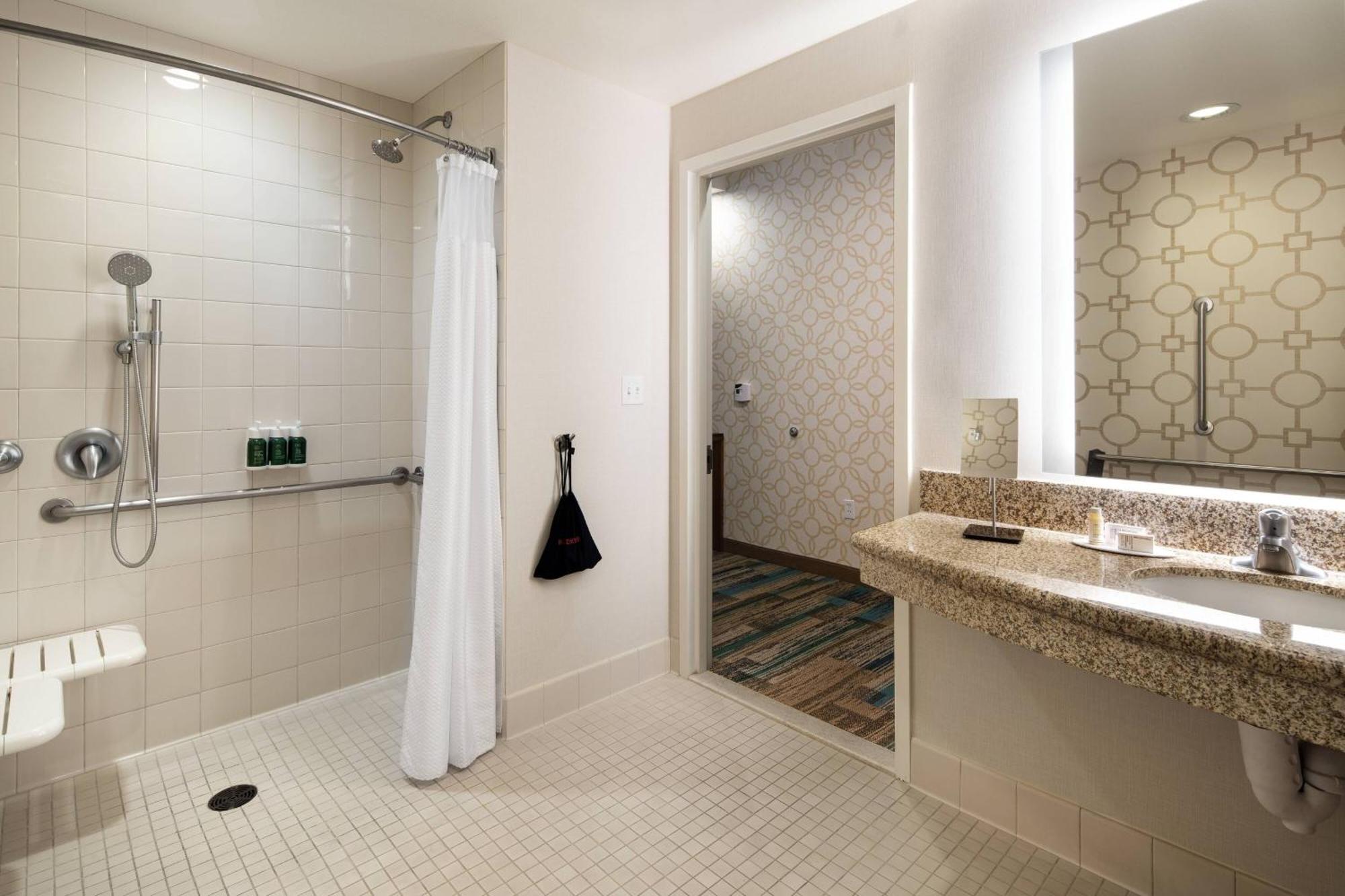 คอร์ตยาร์ด ซานตาบาร์บารา โกลตา Hotel Goleta ภายนอก รูปภาพ
