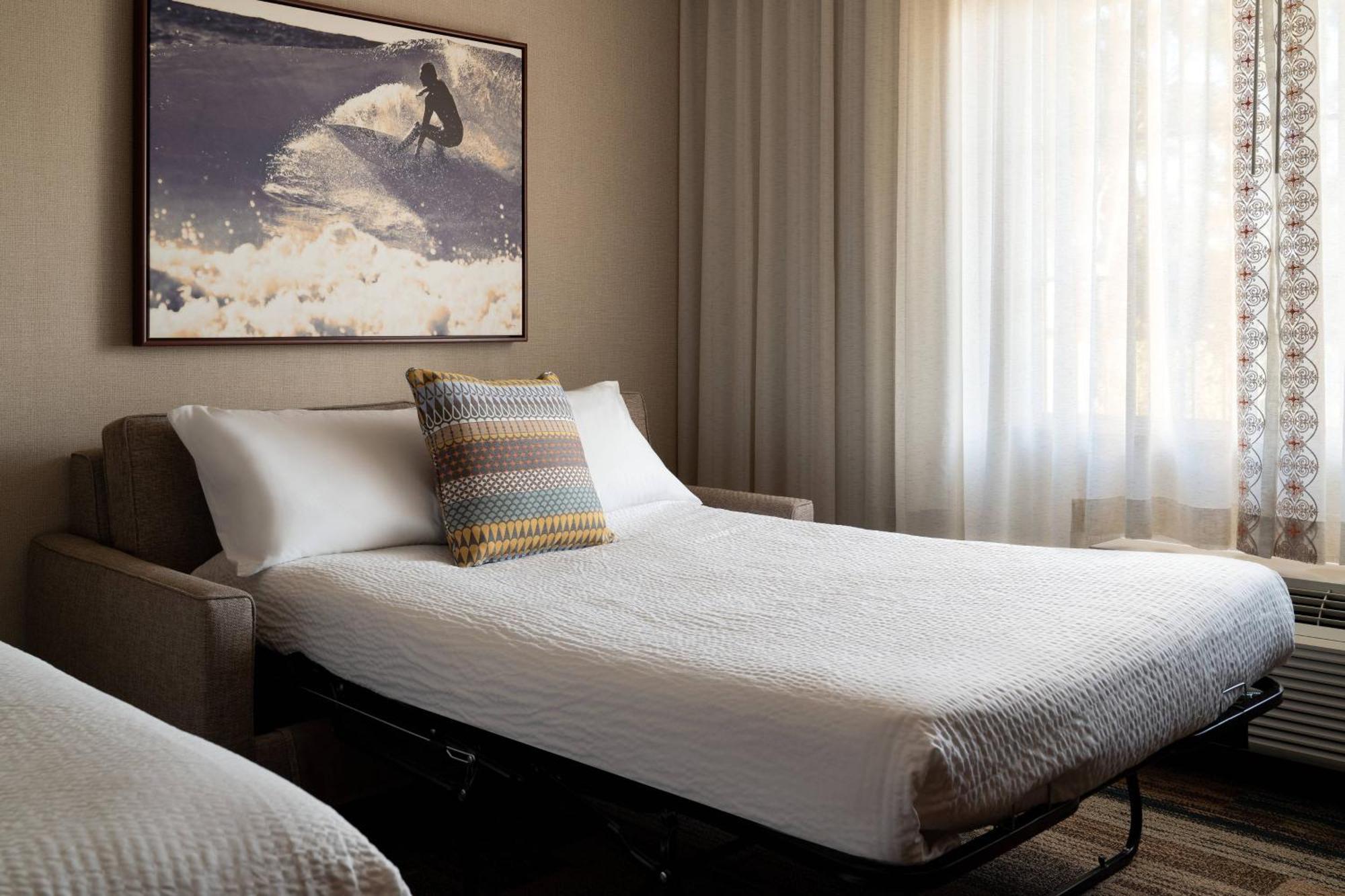 คอร์ตยาร์ด ซานตาบาร์บารา โกลตา Hotel Goleta ภายนอก รูปภาพ