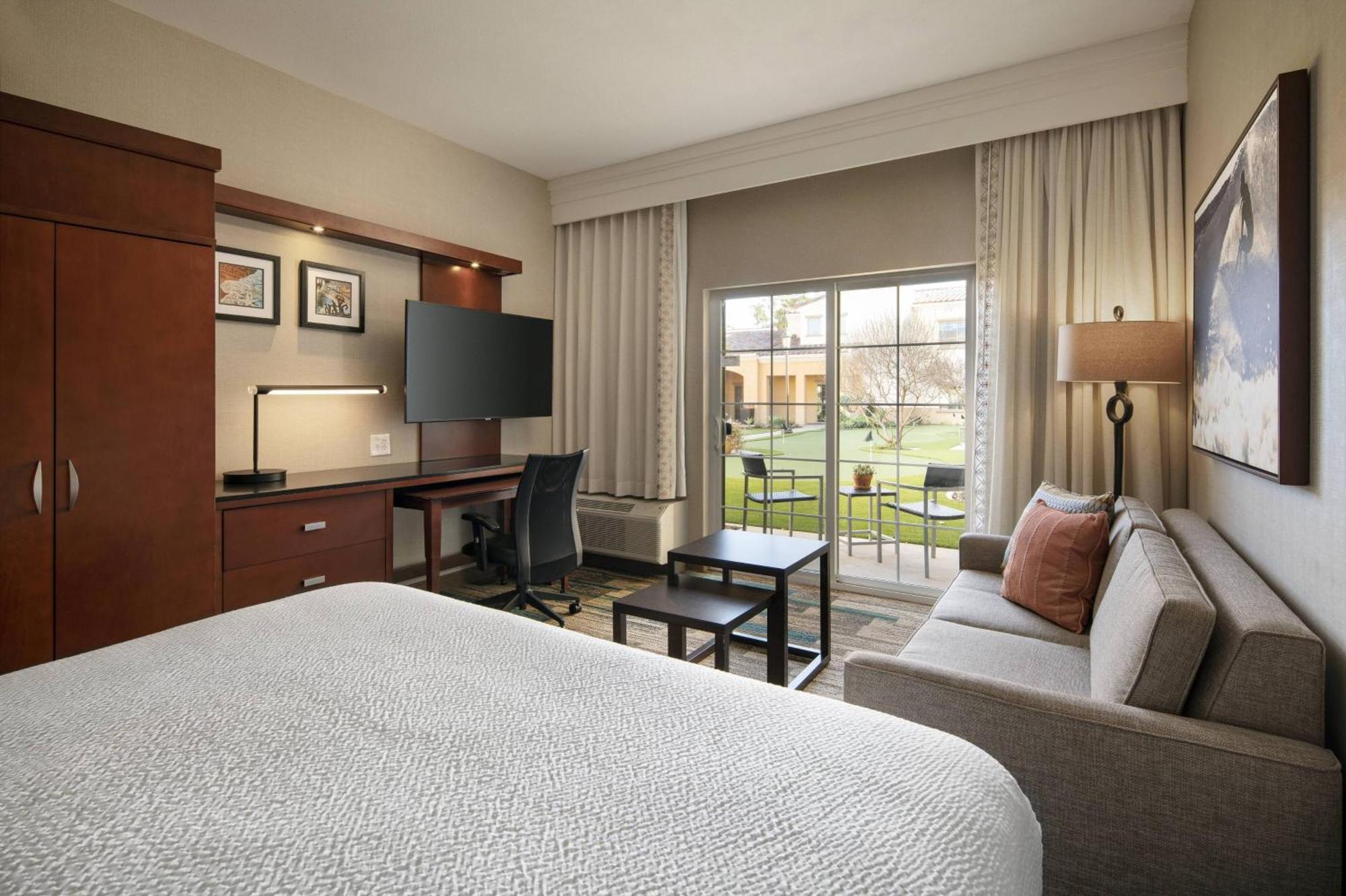 คอร์ตยาร์ด ซานตาบาร์บารา โกลตา Hotel Goleta ภายนอก รูปภาพ