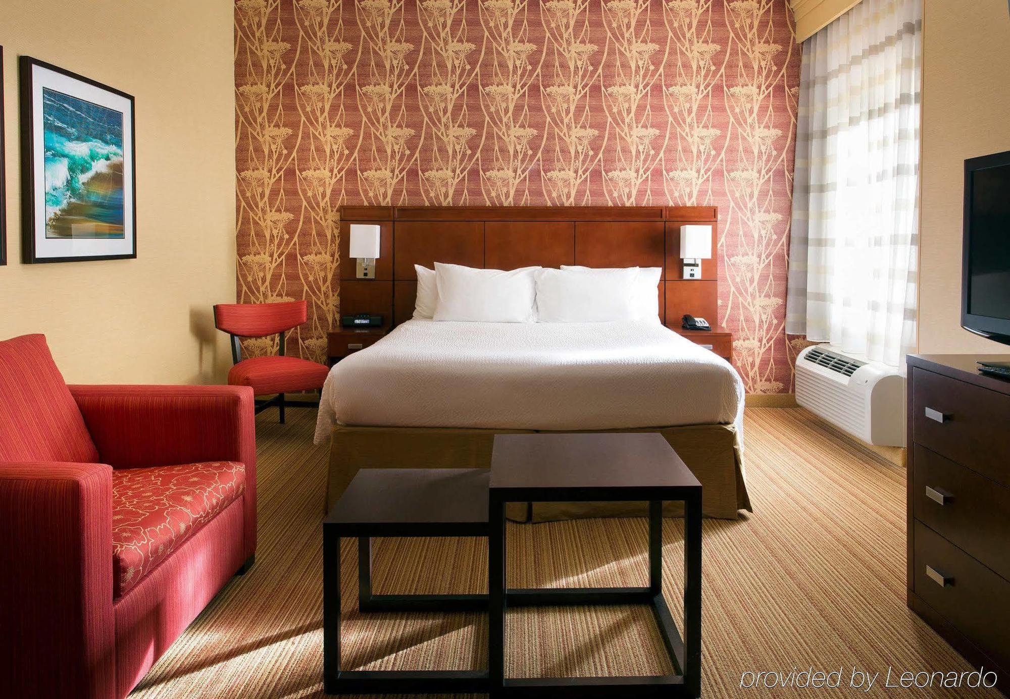 คอร์ตยาร์ด ซานตาบาร์บารา โกลตา Hotel Goleta ภายนอก รูปภาพ
